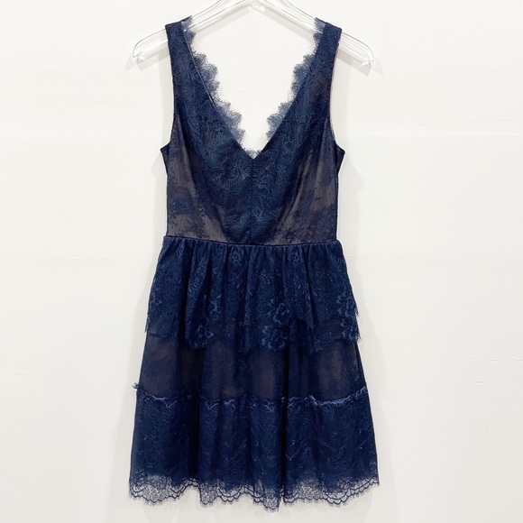 BCBGMaxAzria Willa Navy Lace Mini Cocktail Dress V-Neck Layered Ruffle Evening S - Picture 1 of 8